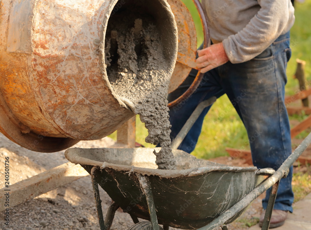 Production of concrete with a small cement mixer