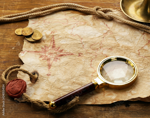Fotografia Vintage map and accessories for the treasure hunt and travel