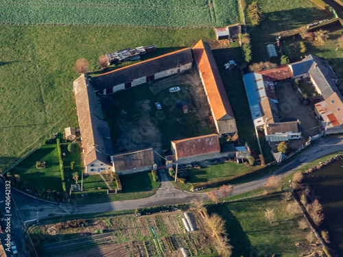 Foto vue aérienne d'une ferme à Adainville dans les Yvelines en France