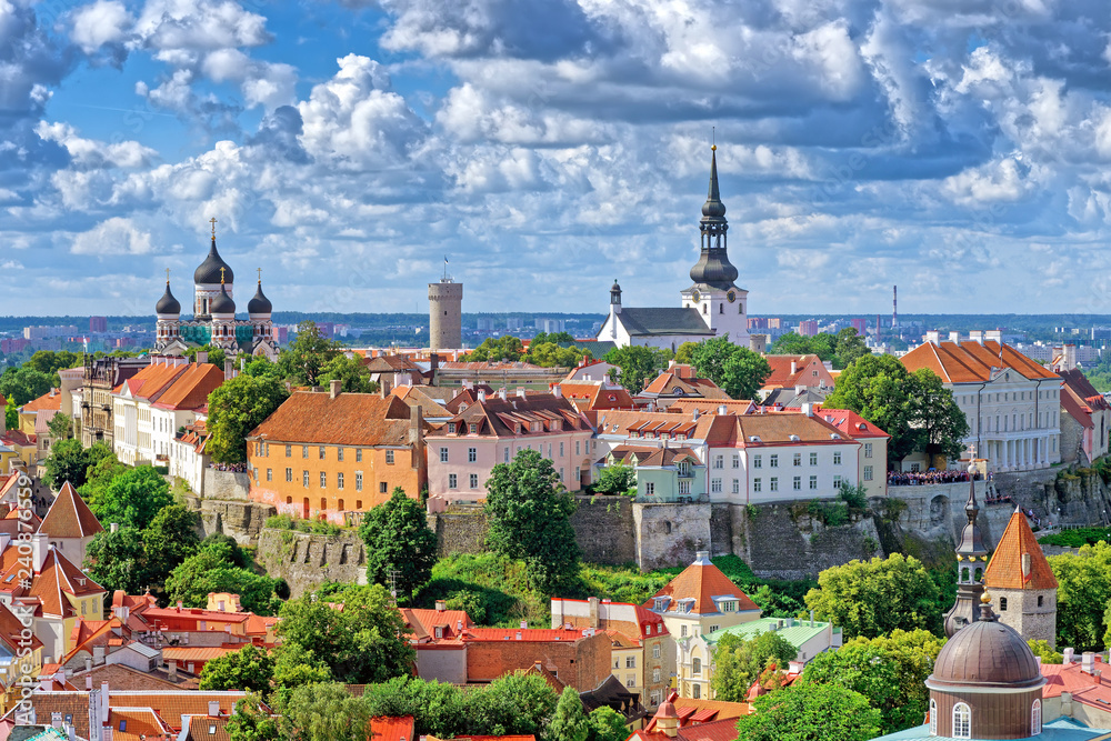Obraz na płótnie Blick auf Domberg mit Alexander-Newski-Kathedrale, Tallinn, Estland w salonie
