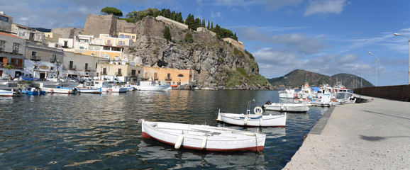 Sticker - Hafen und Burgberg von Lipari