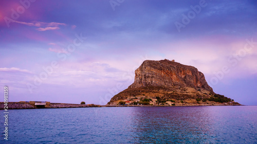 Zdjęcie XXL Monemvasia wyspa przy wieczór, Grecja