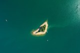 Fototapeta  - Bezludna wyspa i łódka. Bieszczady