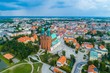 Kościół w Gnieźnie i stare miasto z powietrza. Polska