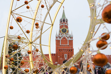 Wall Mural - Moscow, Russia, New Year. Christmas. Spasskaya tower of the Kremlin. In the new year holidays decorated the Red square in Moscow.