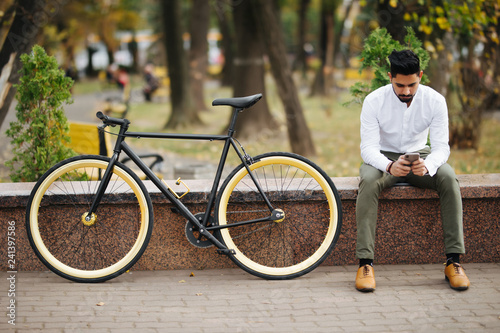Cuadros en Lienzo Lifestyle, transport, communication and people concept