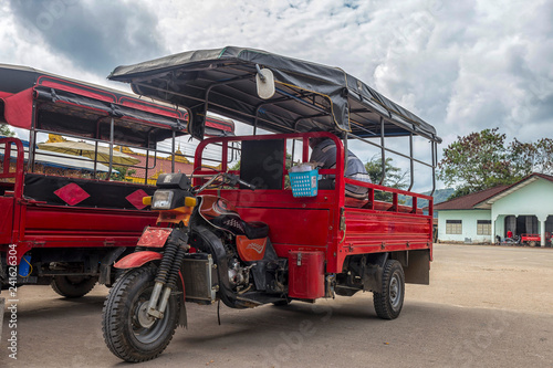Fotografía Traditional red tuk tuk from Myanmar, Burma.