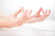 Terapia lustrzana. ćwiczenia na sprawność ruchową dłoni. 