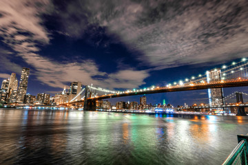 Canvas Print - Skyline of Manhattan and Brooklyn bridge, night view