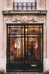 Wall Mural - Porte des appartements de Paris