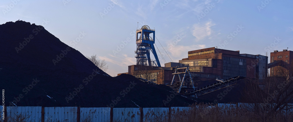 Piekary Śląskie - kopalnia węgla kamiennego - obrazy, fototapety, plakaty 