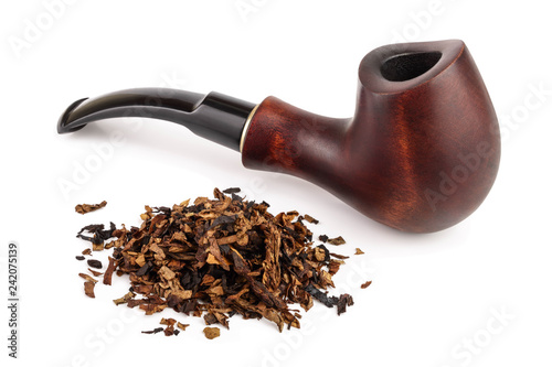 Fotografía wooden tobacco pipe with dried smoking tobacco isolated on white background