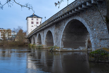 die alte lahnbrücke von limburg