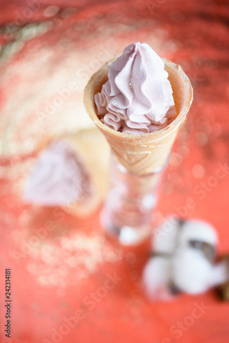 Fotografía Beautiful and appetizing meringue ice-cream cake