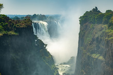 Blick über Die Victoriafälle Simbabwe, Sambia, Ewiger Nieselregen An Den Wasserfällen