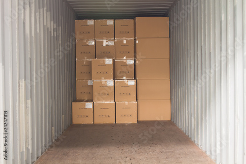 Cuadros en Lienzo The cartons with loading into of container