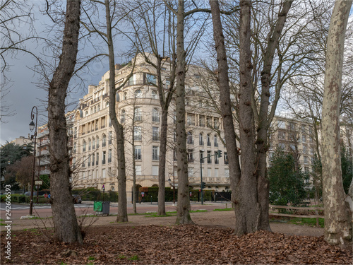 Fotografie, Obraz immeuble chic Boulevard du Commandant Charcot à Neuilly-sur-Seine en France