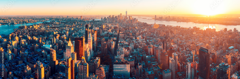 Amazing aerial panoramic view of Manhattan with sunset - obrazy, fototapety, plakaty 