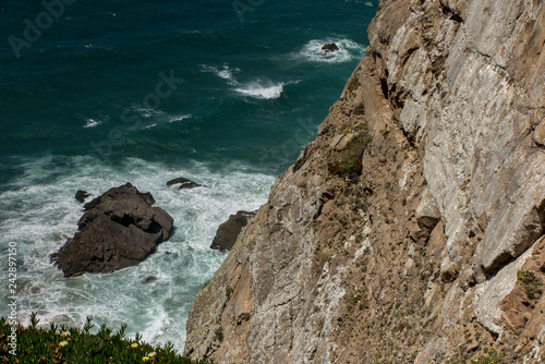 Fotografia View at Cabo da Roca Lighthouse (Portuguese: Farol de Cabo da Roca) which is Portugal's (and continental Europe's) most westerly point