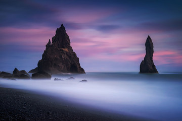 Wall Mural - rocks on reynisfjara