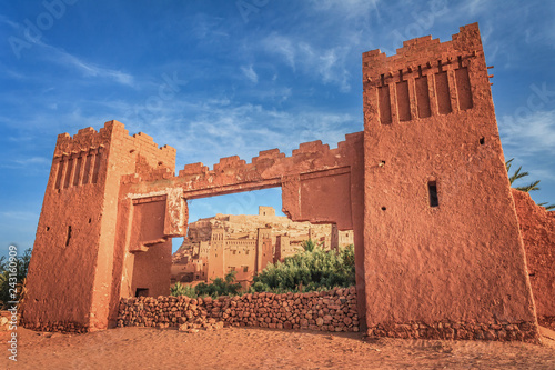 Cuadros en Lienzo Entrance of ksar Ait Benhaddou, Ouarzazate
