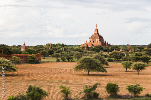 Fotografía Panoramic view of temples in Bagan, Myanmar