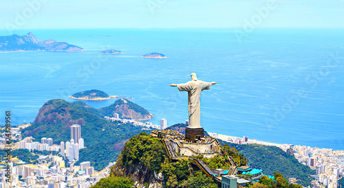 Cuadros en Lienzo Aerial view of Rio de Janeiro with Christ Redeemer and Corcovado Mountain