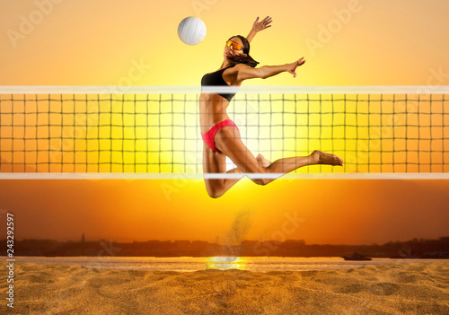 Plakaty piłka plażowa  zenski-gracz-w-siatkowke-plazowa