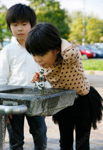 公園の水飲み場と子供 Buy This Stock Photo And Explore Similar Images At Adobe Stock Adobe Stock