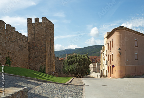 Foto The fortress of Montblanc town, Catalonia, Spain