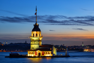 Wall Mural - maiden's tower in the waters of bosphorus