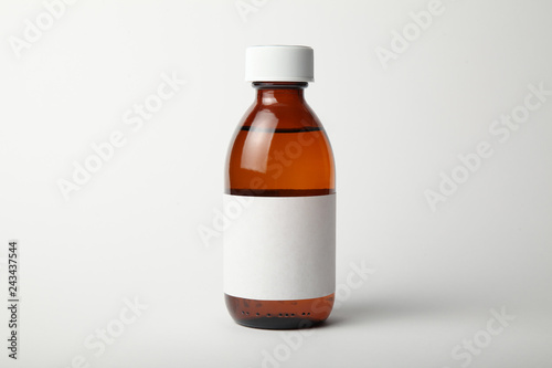 Photo  Medical glass bottle mockup. Template, empty label.
