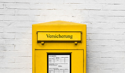 Canvas Print - Versicherung Briefkasten