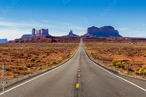 Monument Valley seen from Forrest Gump Point Wallpaper Mural