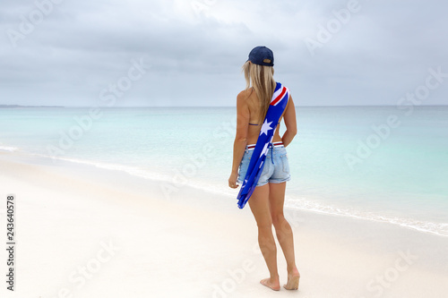Obraz na PCV Aussie woman beach culture