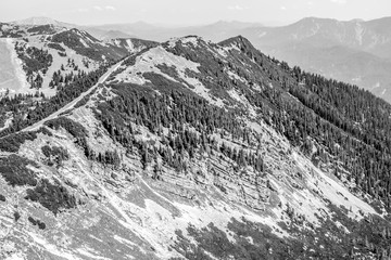 Das Hochkar ist mit einer Höhe von 1808 m ü. A. der höchste Gipfel der an der niederösterreichisch-steirischen Grenze befindlichen Göstlinger Alpen.