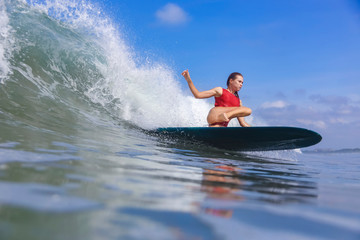 Wall Mural - Woman surfing