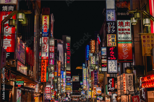 Photo Colorful neon advertisement boards, Kabukicho Shinjuku, Tokyo, Japan
