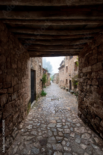 Fotografie, Obraz Aldea medieval de Ciurana o Siurana de Tarragona una fría mañana de invierno