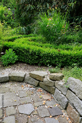 Vintage Gartengestaltung Terrasse Und Mauer Aus Natursteinen