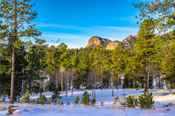 Wall Mural - Beautiful Winter Morning Hike to Lion's Head and Elk Falls in Staunton State Park in Colorado