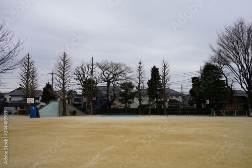 冬 学校 校庭 グランド 風景 Stock 写真 Adobe Stock