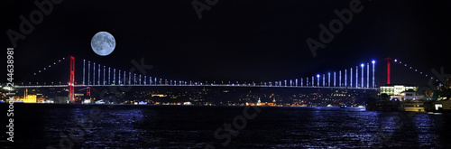 Fotomural İstanbul bosphorus bridge , fullmoon and city night