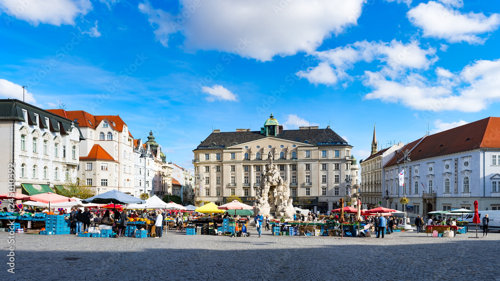 Obraz na płótnie BRNO, CZECH REPUBLIC – OCT 31, 2018: Zelný trh or Zelňák square with Parnas Fountain in the old town of Brno - Moravia, Czech Republic w salonie