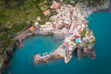 Wall Mural - Aerial view of Vernazza, a wonderful village into the Cinque Terre natural park, La Spezia, Liguria, Italy