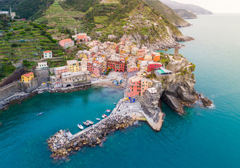 Wall Mural - Aerial view of Vernazza, a wonderful village into the Cinque Terre natural park, La Spezia, Liguria, Italy