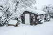 canvas print picture - Winter Garten Holz Hütte mit viel Schnee