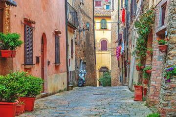Fototapete - Beautiful alley in Tuscany, Old town, Italy