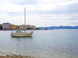 Fototapeta  - Łódka w zatoce w Zadarze