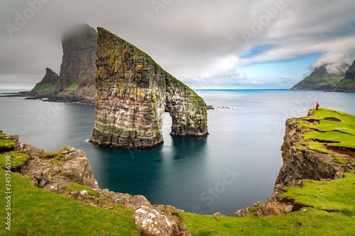 Cuadros en Lienzo Drangarnir rocks at Faroe Islands, Europe